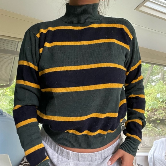 Brandy Melville vintage inspired turtleneck sweater - Picture 1 of 3